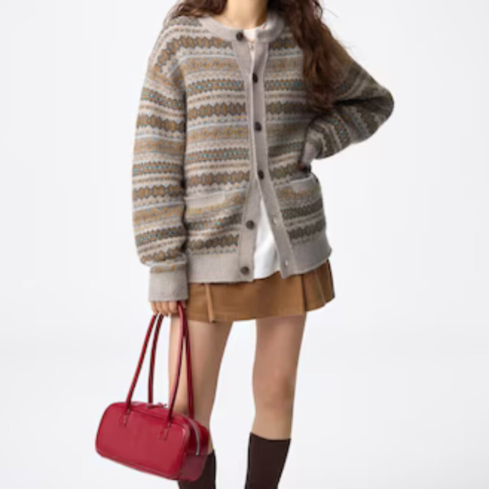 GU Beige Puffy Touch Knit Fair Isle Crew Neck Cardigan/NWT/UNISEX LARGE